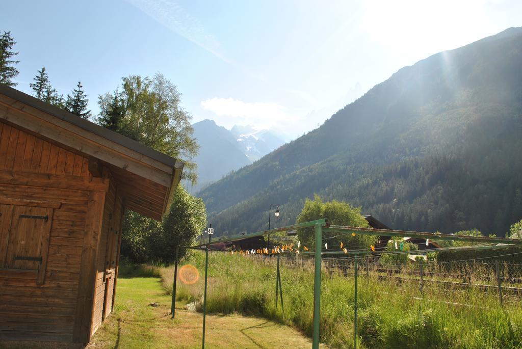 Fleur Des Neiges Hostel Chamonix Exterior foto